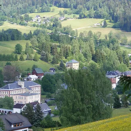 펜션 Countryside Holiday In Saxony With Terrace 클링겐터