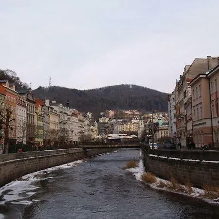 펜션 Countryside Holiday In Saxony With Terrace 클링겐터